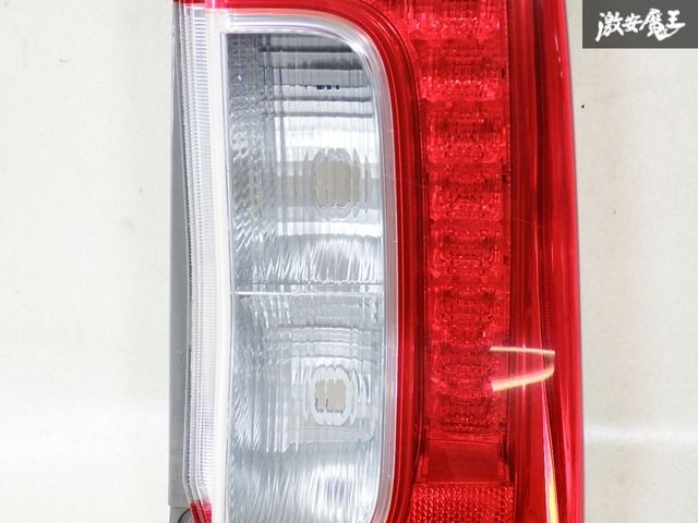 ☆点灯確認済☆ ダイハツ 純正 LA600S LA610S タント LED テール