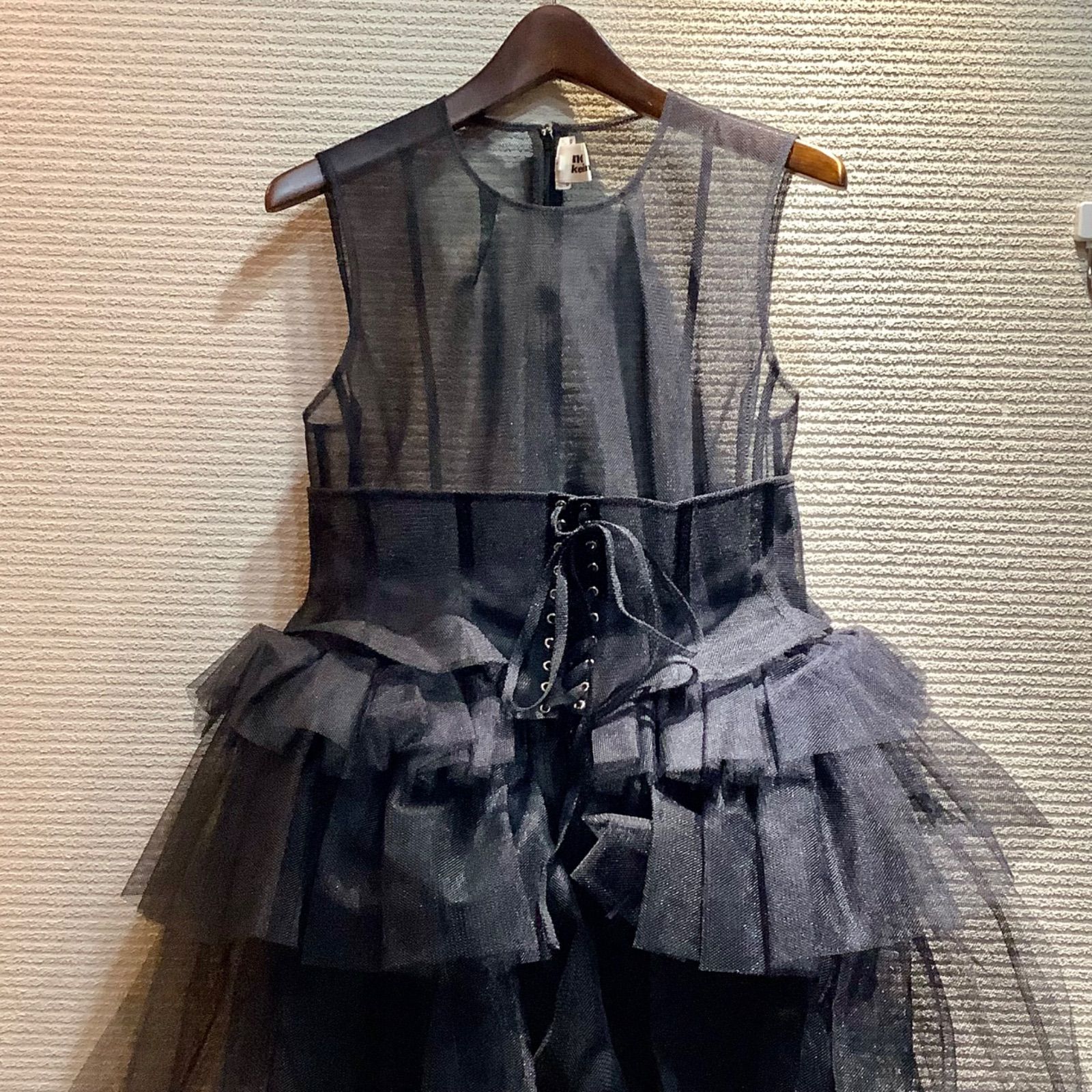 ノアールケイニノミヤ　チュールドレス Noir Kei Ninomiya チュールオーバーレイ ドレス | ブラック