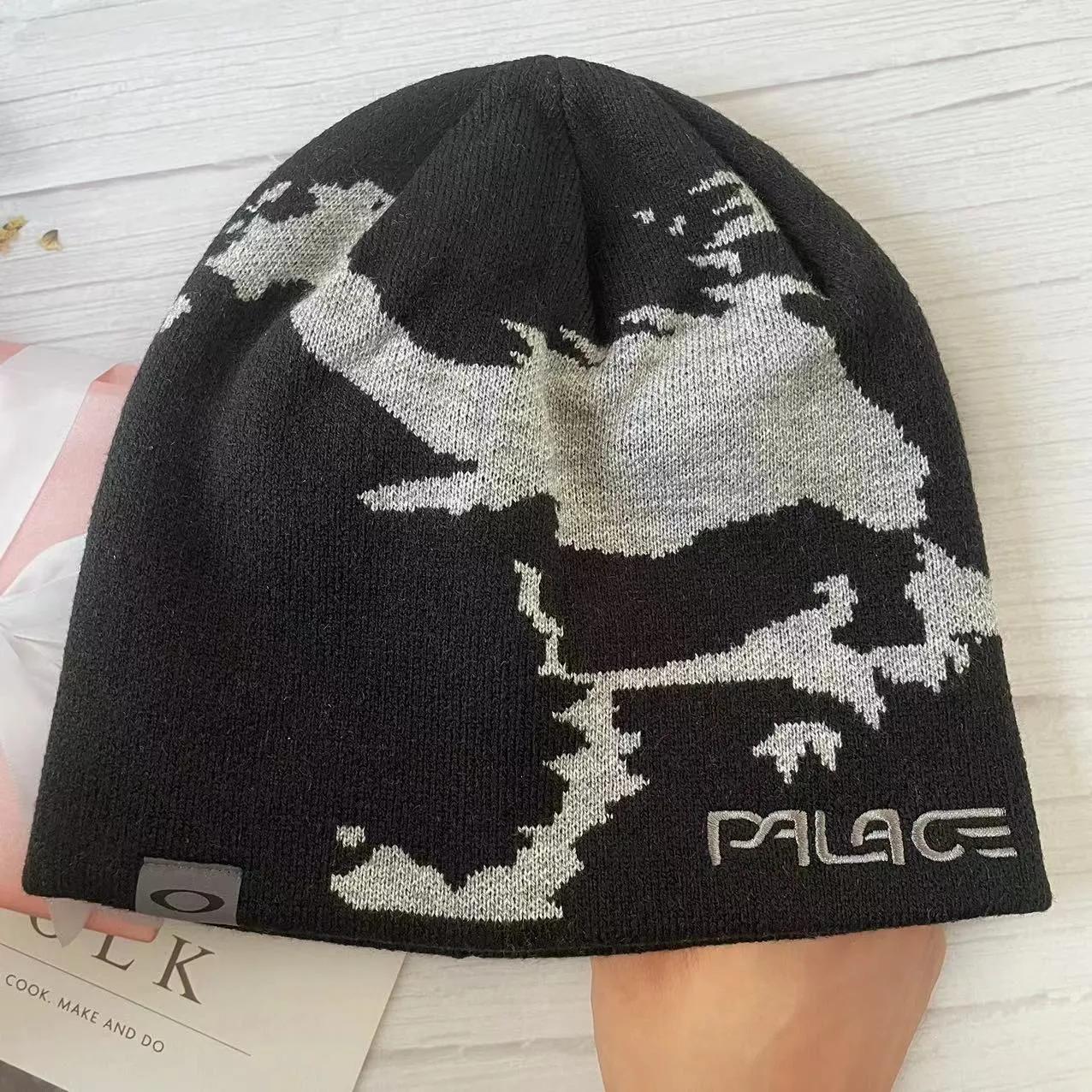 2025年最新】palace oakley beanieの人気アイテム - メルカリ