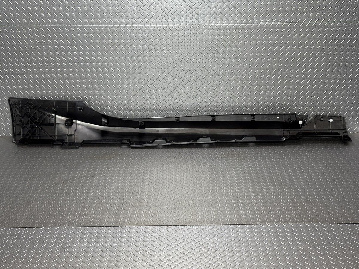 送料無料ZN8トヨタGR86/ZD8スバルBRZ 純正 サイドステップ左 ガンメタ