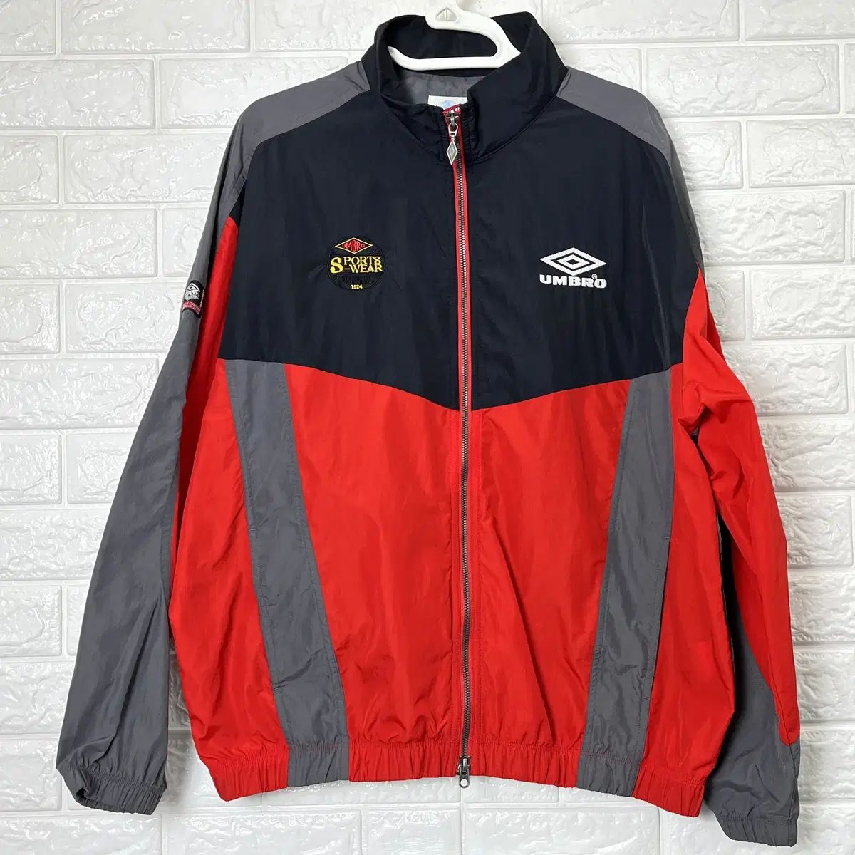 umbro アンブロ ウインドブレーカー ジャケット L