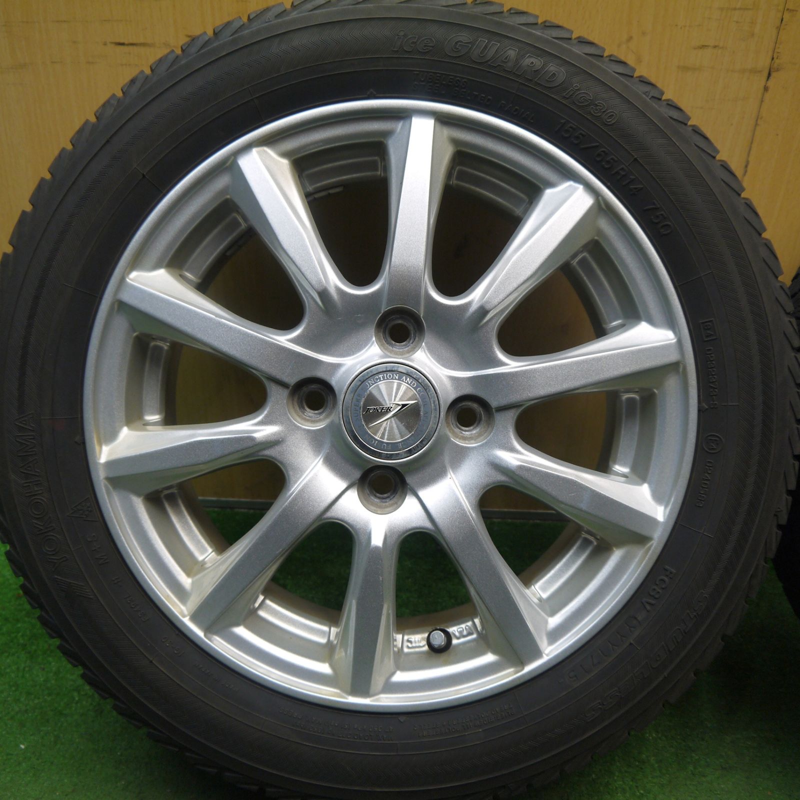 バリ溝 キレイ 8.5分 スタッドレス 155 65R14 ヨコハマ アイスガード iG30 JOKER ジョーカー 14インチ PCD100 4H 5092902Hス