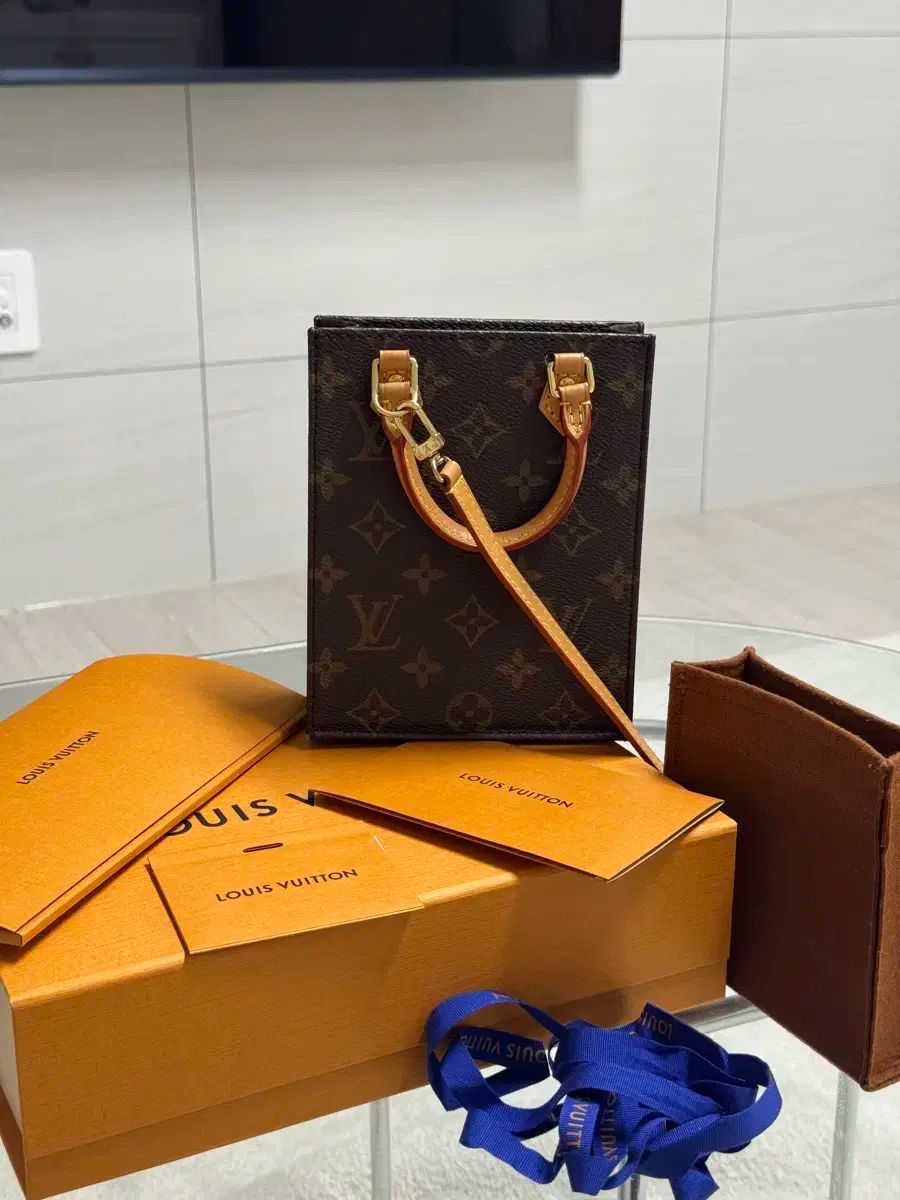 Louis Vuitton ルイヴィトン プティ サックプラ