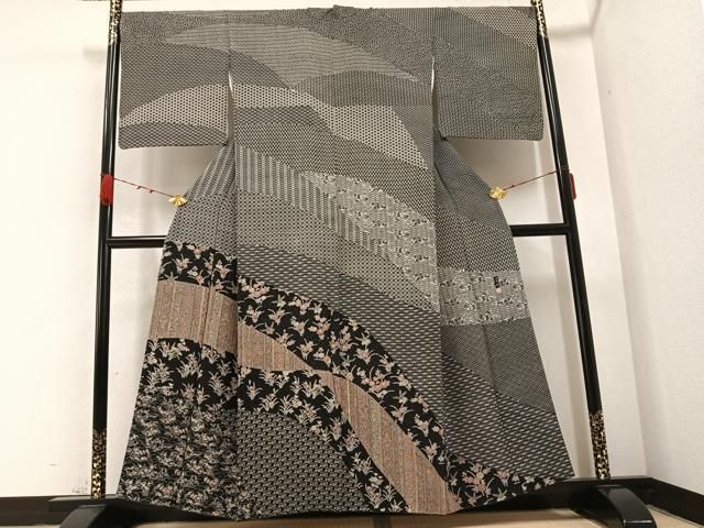 平和屋着物●訪問着 作家物 更紗草花文 黒地 正絹 AABB1520ph