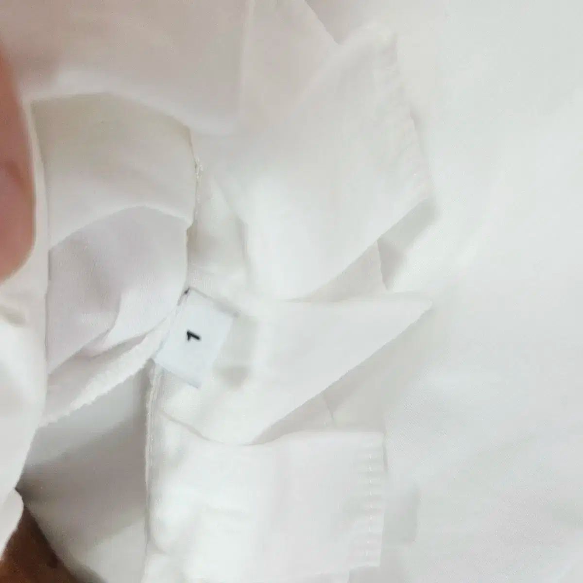 フリル ブラウス