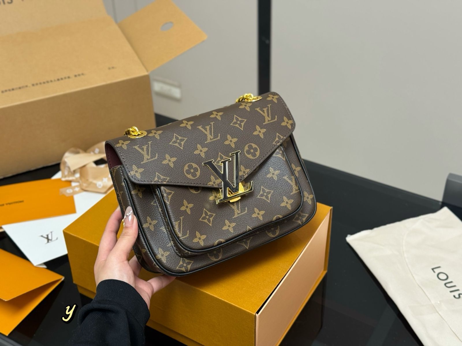 LOUIS VUITTON ヴィトン　ダミエ バスティーユ メッセンジャーバッグ 今日特価】LV Passy Messenger Bag ルイ・ヴィトン パッシー