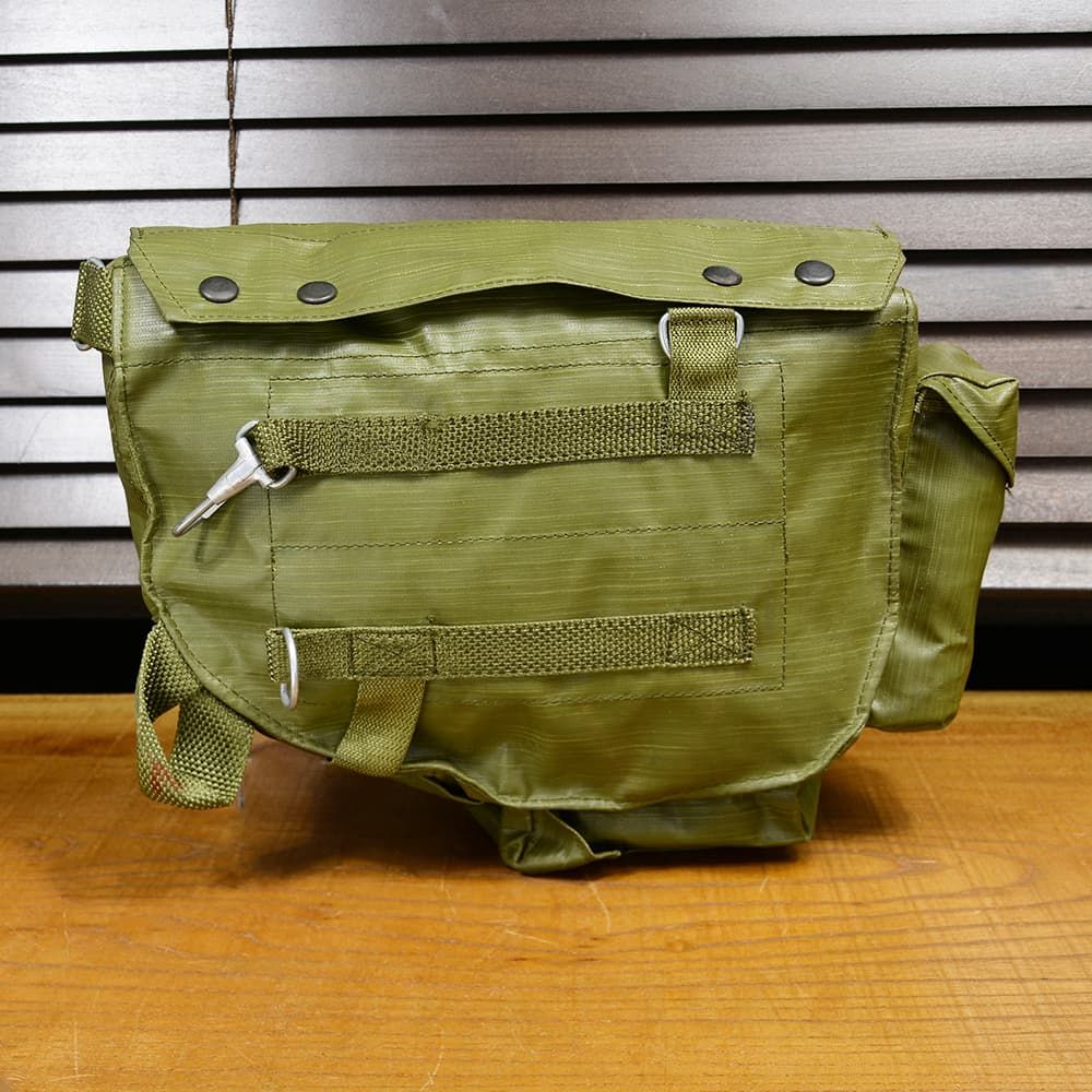 ポーランド軍 MP-4ガスマスク セット ① ポーランド軍用ガスマスク MP-4 本物の呼吸用化学薬品 グレー