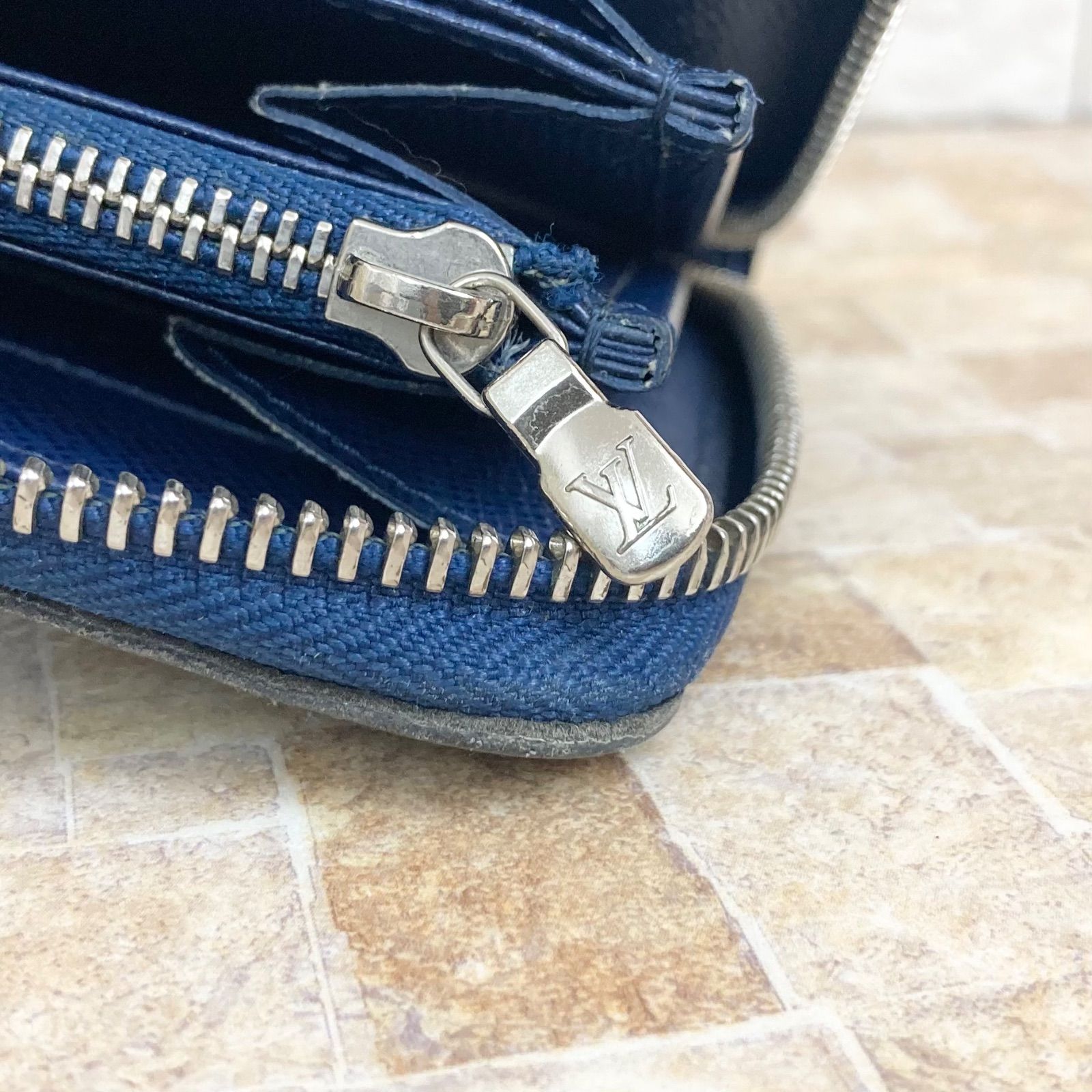 希少カラー】LOUIS VUITTON ルイヴィトン ジッピーウォレット エピ