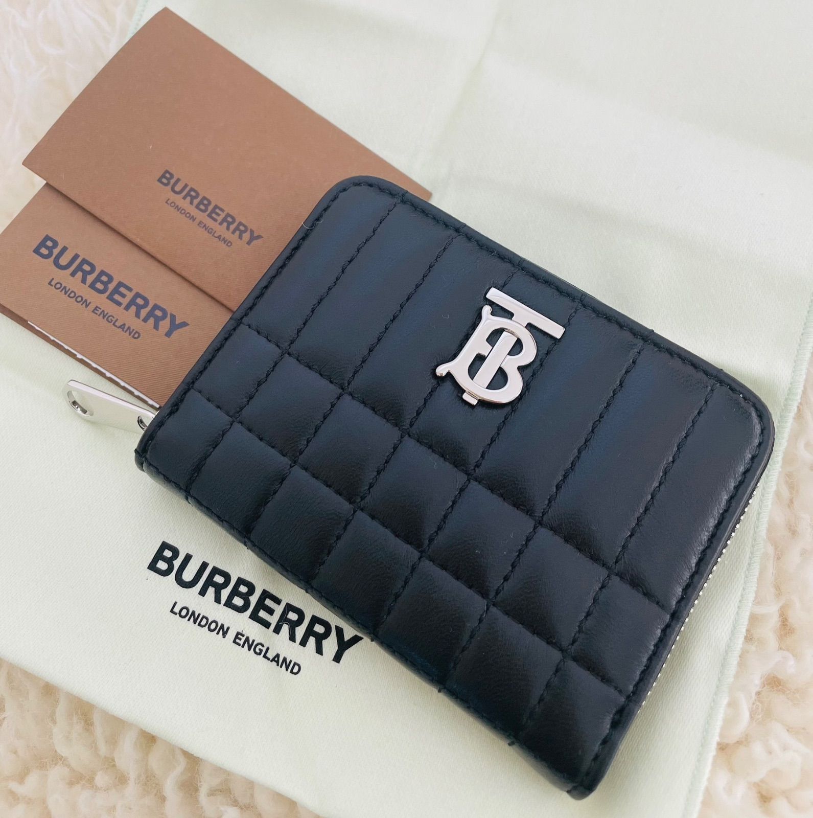 超可爱の 【未使用】BURBERRY バーバリー 折り財布 2つ折り ブラック