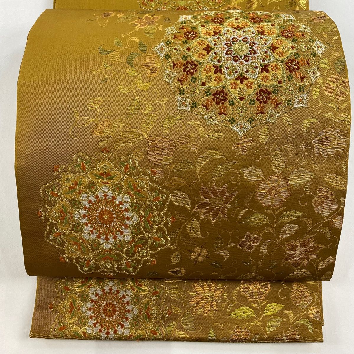袋帯 美品 名品 川島織物 落款 関西仕立て 華文 花唐草 金糸 箔