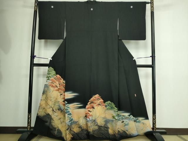 平和屋着物□豪華黒留袖 駒刺繍 万寿染 松文 暈し染め 金彩