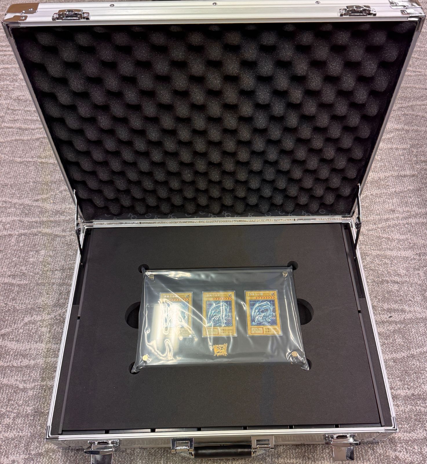 遊戯王　青眼の白龍　シークレット3枚セット　おまけ付き 青眼の白龍3枚セット[ｼｰｸﾚｯﾄﾚｱ]《海馬セット復刻版 ディスプレイ