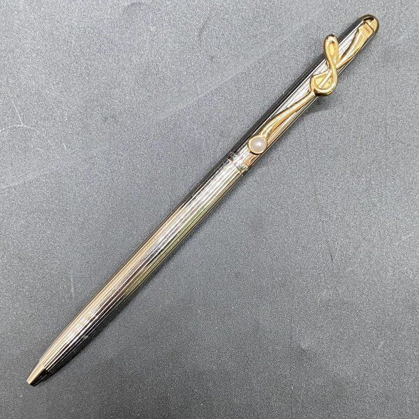 【美品】ミキモト 2007クリスマス限定 真珠付きキリン柄ボールペン 美品】ミキモト 2007クリスマス限定 真珠付きキリン柄ボールペン