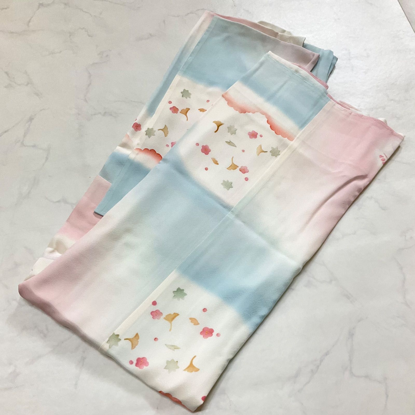 kimono+one◇未使用同然◇暈し染と友禅の長襦袢◇仕付け糸付き◇袷◇白