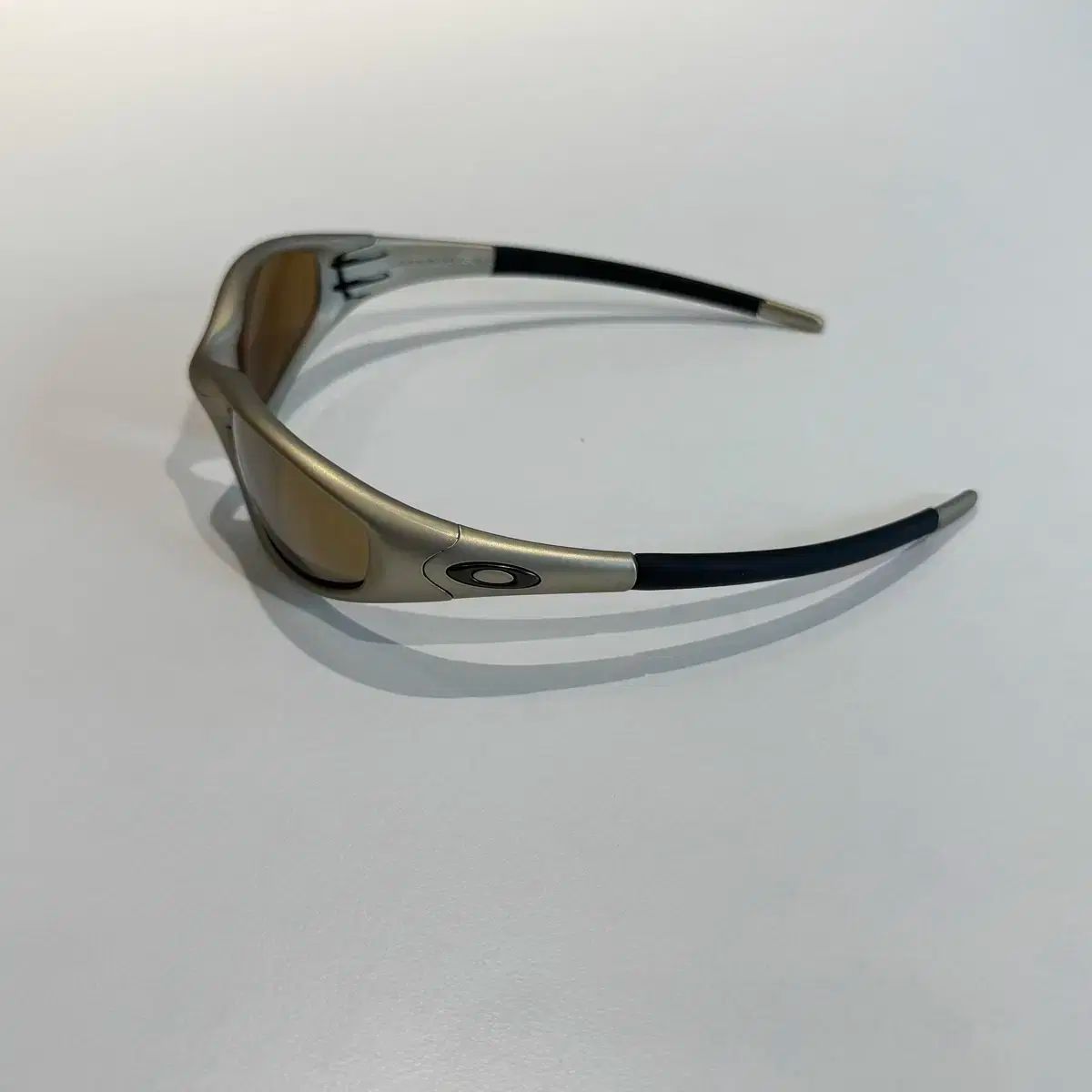 メタルゴールド