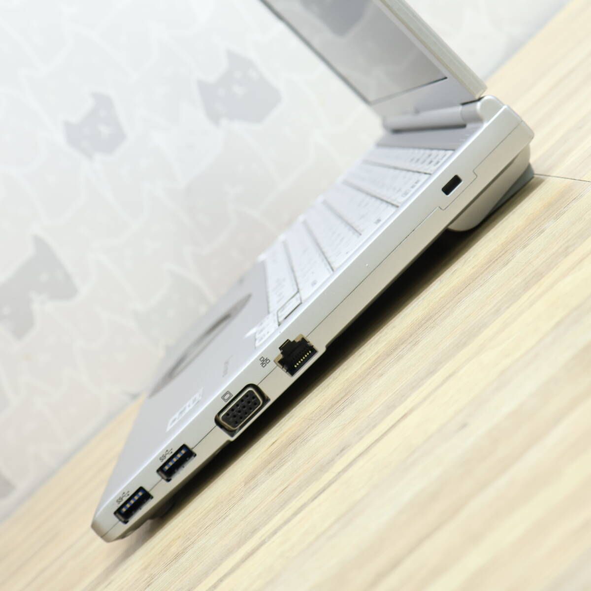 ☆超美品 高性能10世代4コアi5！M.2 NVMeSSD256GB メモリ8GB☆CF-SV9