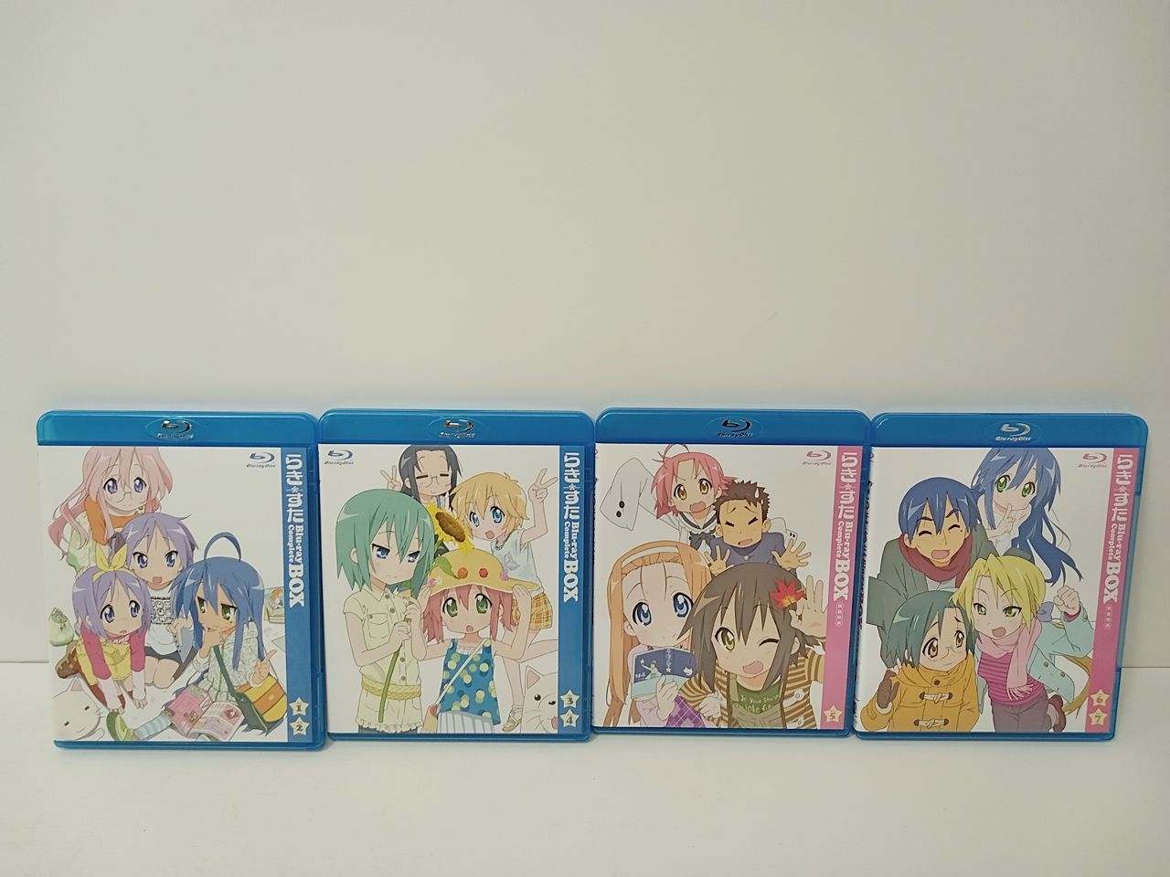 らき☆すた ブルーレイ コンプリートBOX〈初回限定生産・7枚組〉 Amazon.co.jp: らき☆すた ブルーレイ コンプリートBOX 【初回限定生産