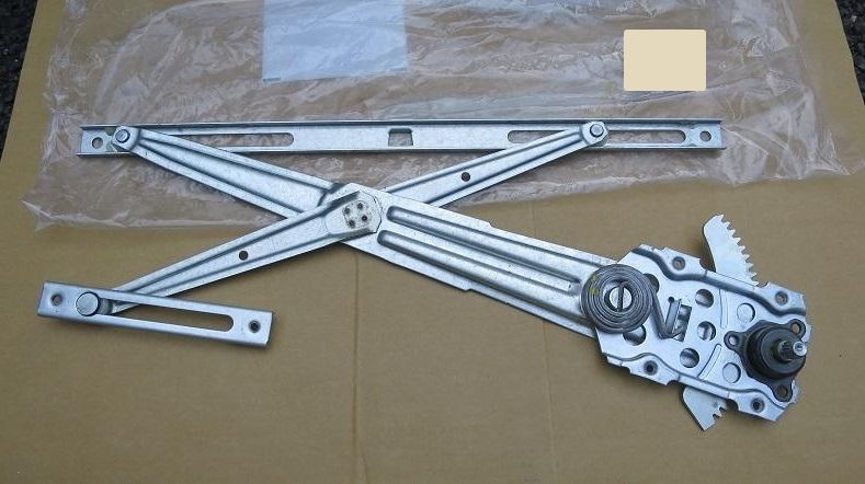 スズキ SUZUKI 純正 JA11 JA12 JA71 JB31 JB32 ジムニー ウィンドウレギュレータ 左 LH 助手席 単品 パーツ エンジン タイヤ バンパー 検索 マフラー