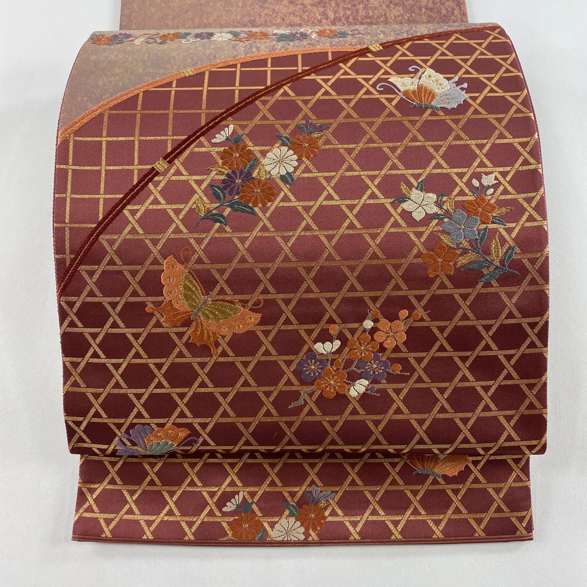 袋帯 秀品 蝶 籠目 刺繍 箔 えんじ色 六通 正絹