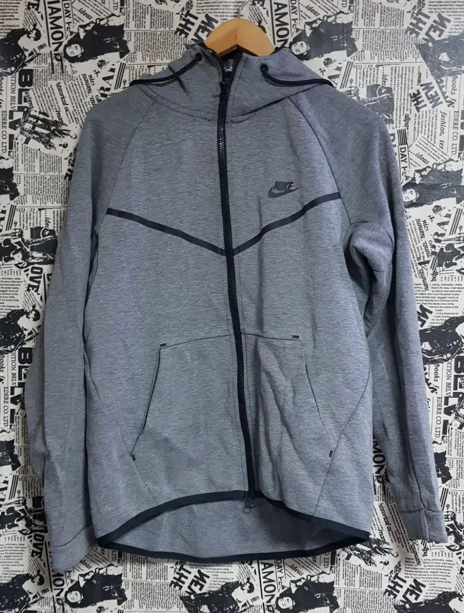 【雷市場（ポンジャン）商品韓国直送】 Nike(ナイキ） フード付き長袖ジップアップ サイズ 105