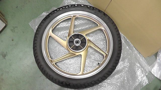 CBF125　LALPCJ792D3023xxx　の　リアホイール　タイヤ:#1737698350
