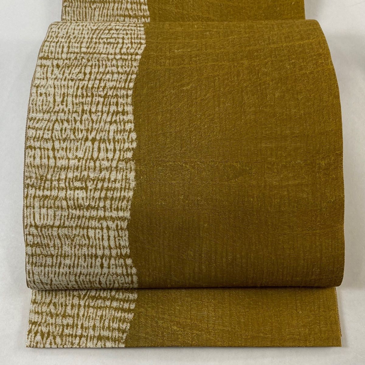 半幅帯 美品 名品 縞 幾何学 山吹茶色 正絹 中古 半幅帯 美品 名品 縞 幾何学 山吹茶色 正絹 中古