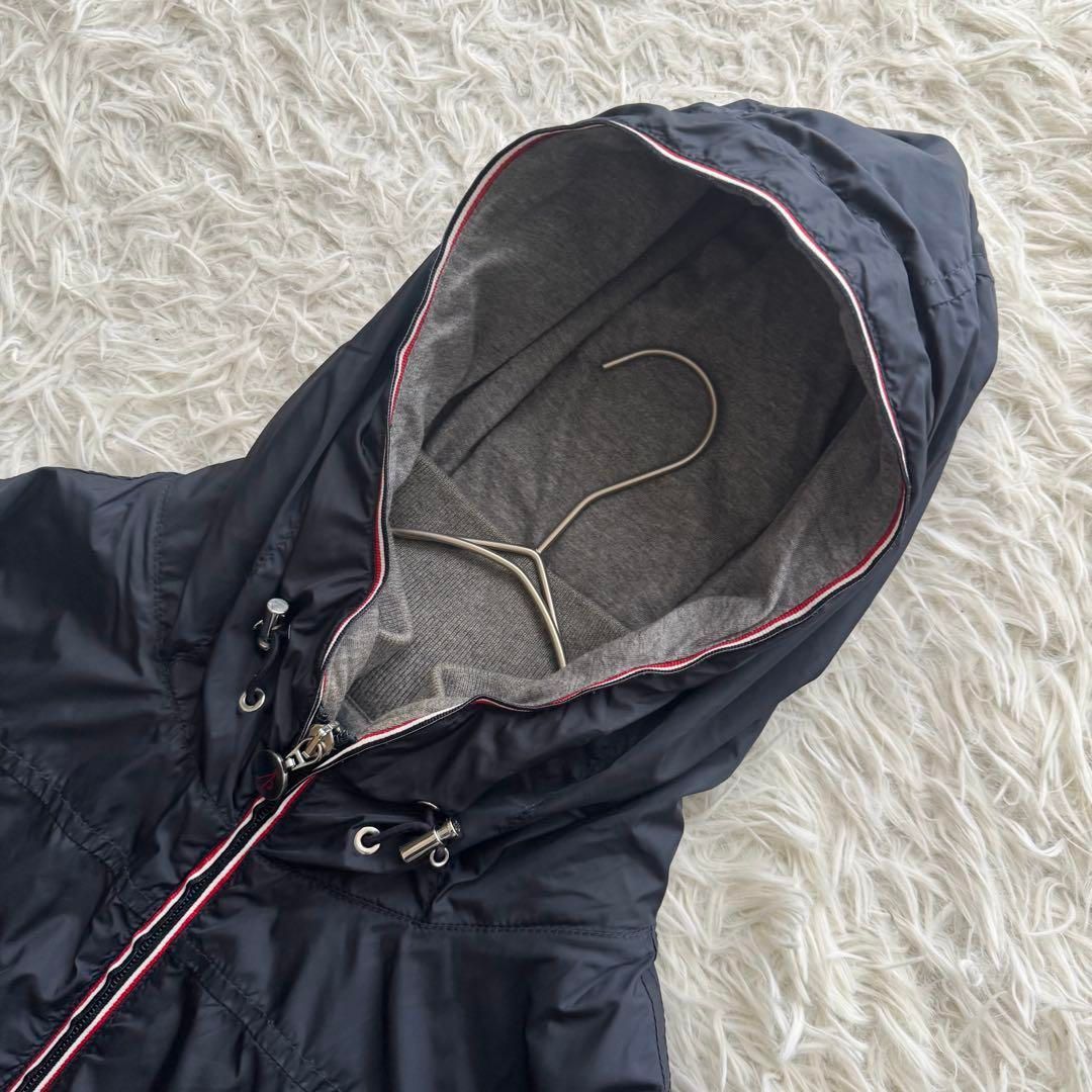 今だけお値下げ！美品　モンクレール　NEW URVILLE 　ジャケット ブルー New Urvilleレインジャケット : ジャケットとレイン