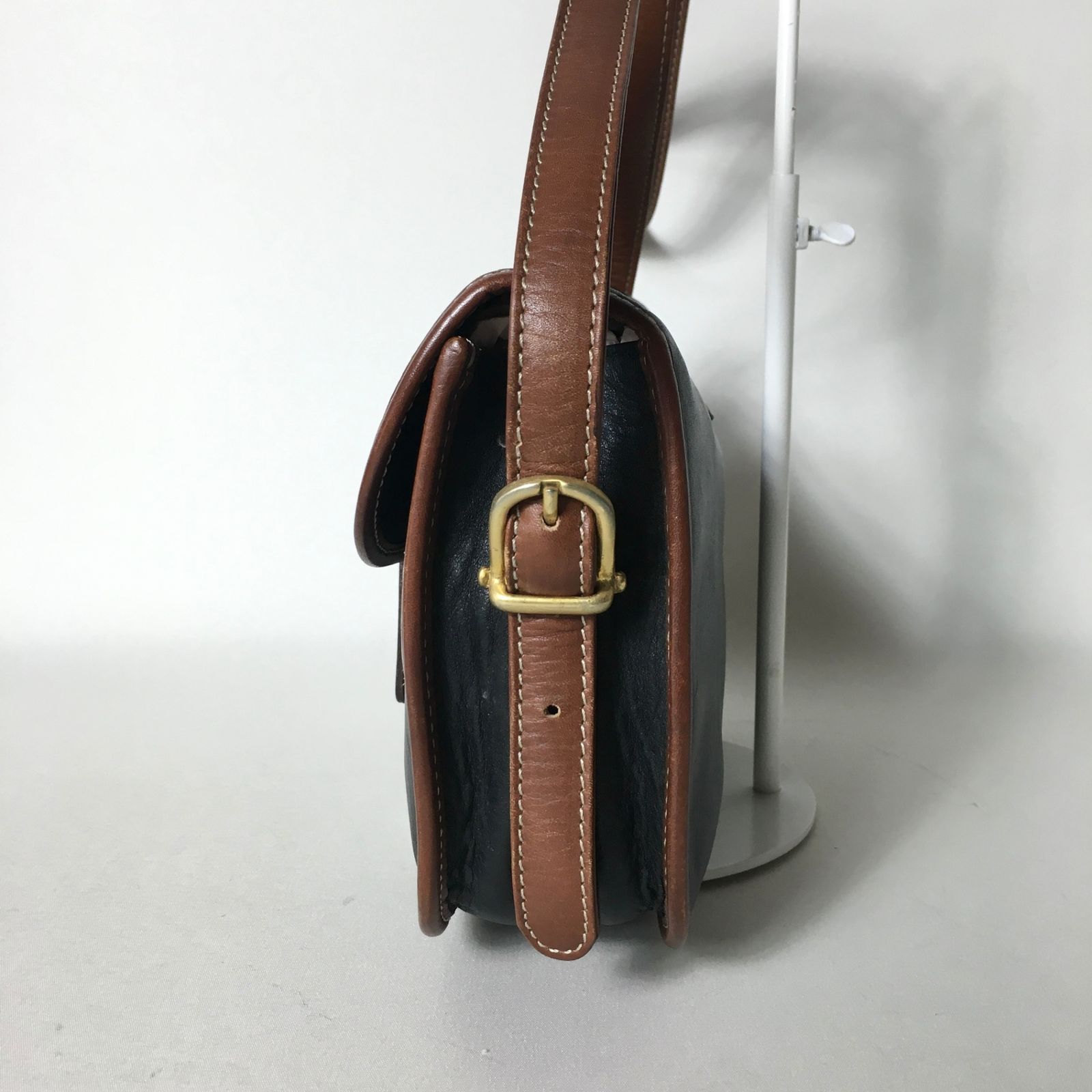 2508-320｜セリーヌ ショルダーバッグ レザー ブラック トリオンフ  