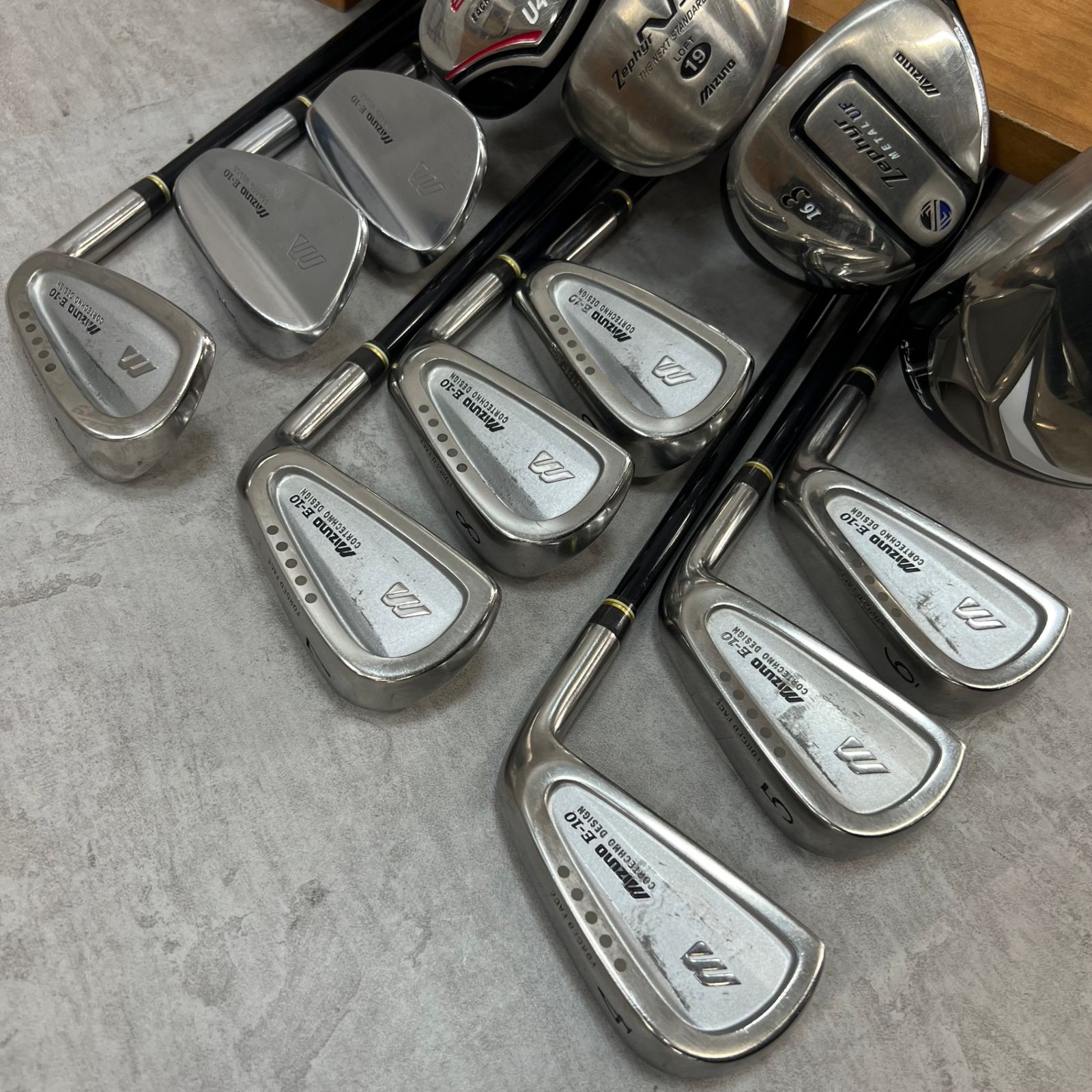 テーラーメイド　ミズノ　メンズゴルフ14本セット　カーボン　右利き用　初心者 初心者 テーラーメイド ゴルフセット 14本セット メンズ右利き MIZUNO