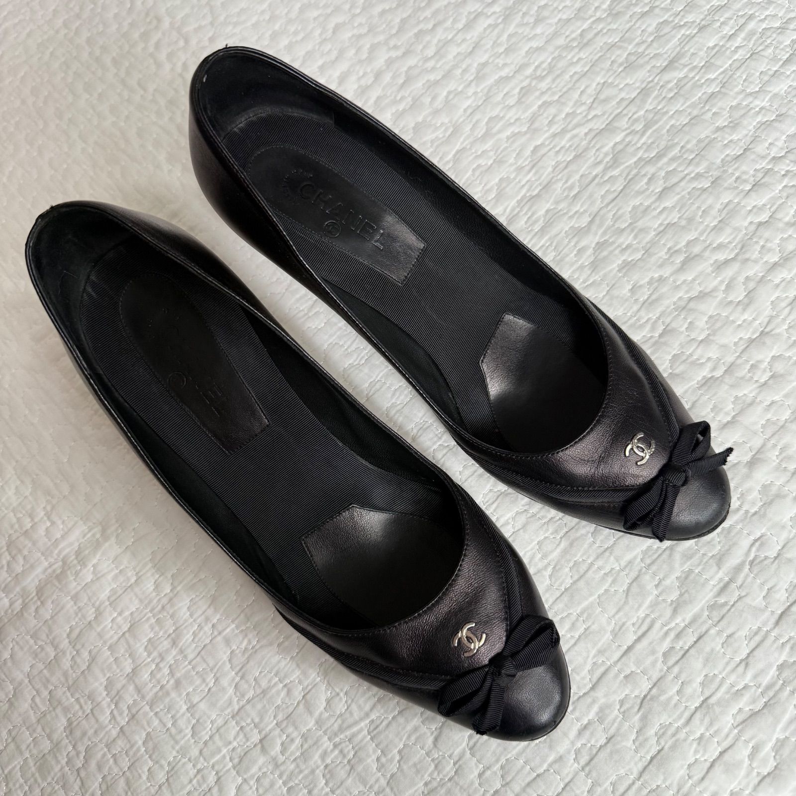 【良品】CHANEL シャネル パンプス ブラック リボン付き36ハーフ CHANEL シャネル パンプス レディース36ハーフ レッド ブラック
