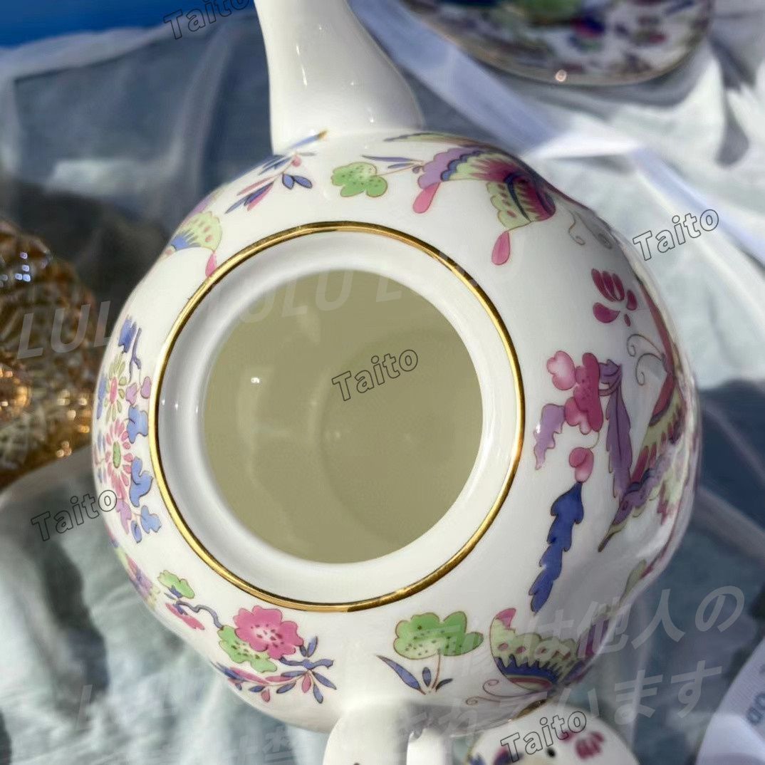 WEDGWOOD いちご柄