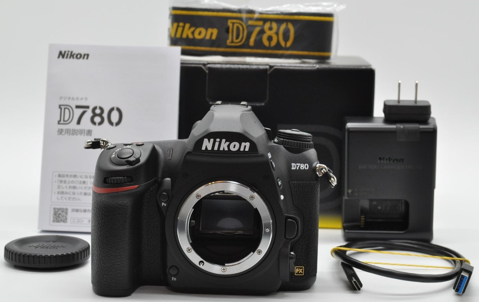 上 !! Nikon ニコン D780 ボディ ショット数 わずか１７回 ♪あるとうれしい元箱＆説明書付き♪