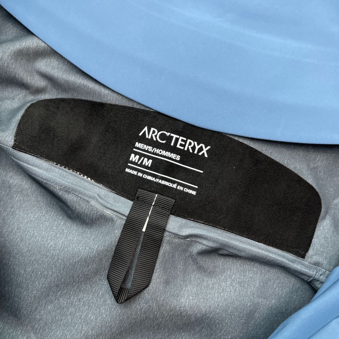 Arcteryx Alpha SV7 シリーズ アウトドア 登山 通気性のある防風防水ジャケット