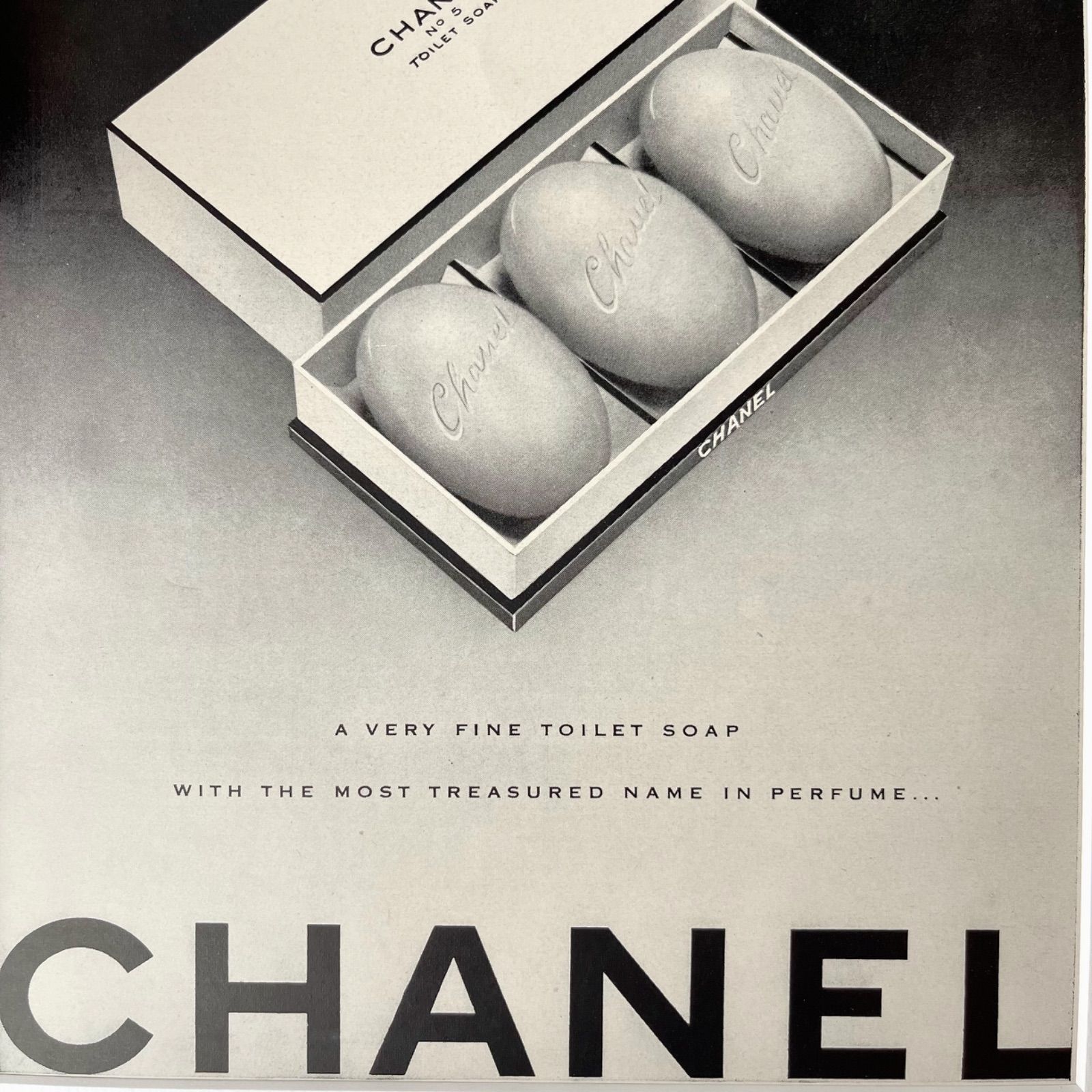 CHANEL ヴィンテージ広告 1960年代 2a382752efda70aa0b87f4dd80937d