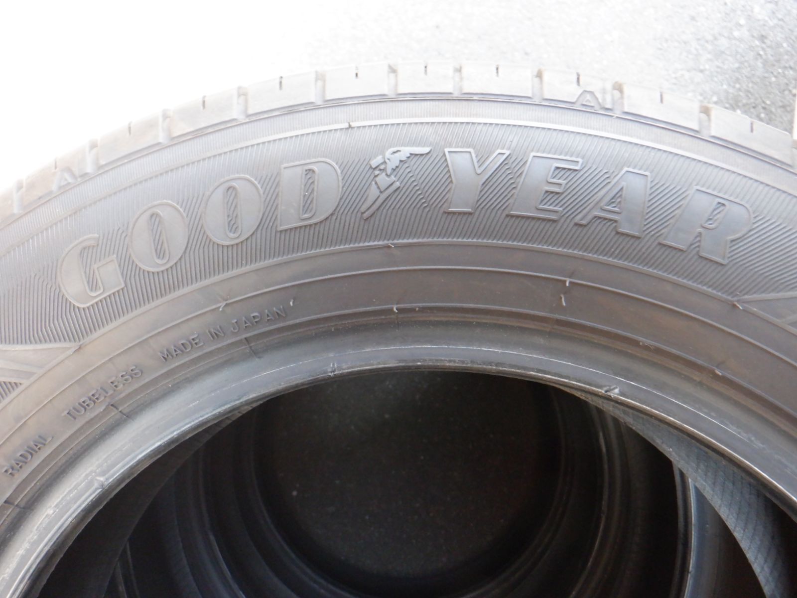 195 65R15 ４本 グッドイヤー エフィシエントグリップECOハイブリット EG01 プリウス エスクァイア セレナなどに