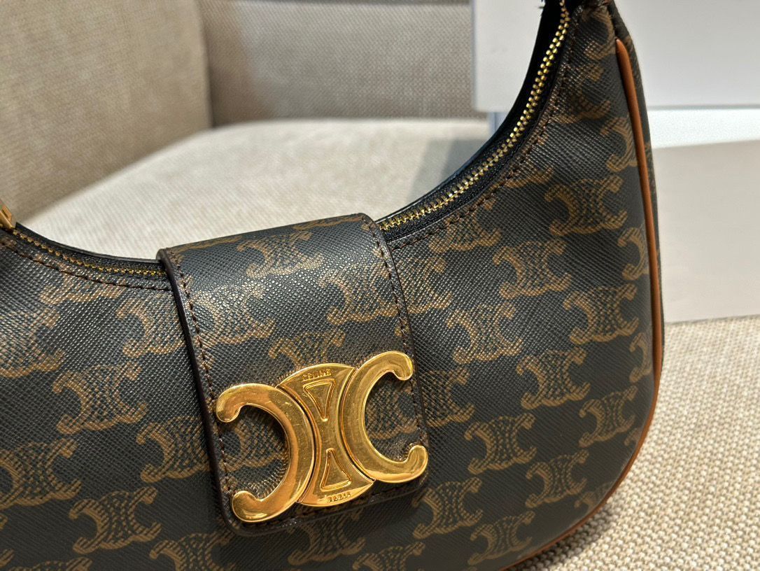 CELINE アヴァ アンダーアームバッグ - 24×20cm | ♥品