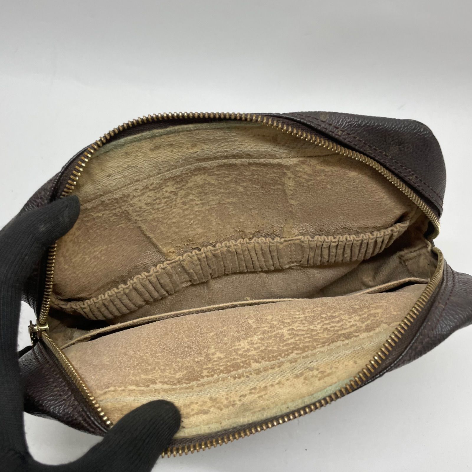 2379 LOUIS VUITTON ルイヴィトン モノグラム セカンドバッグ