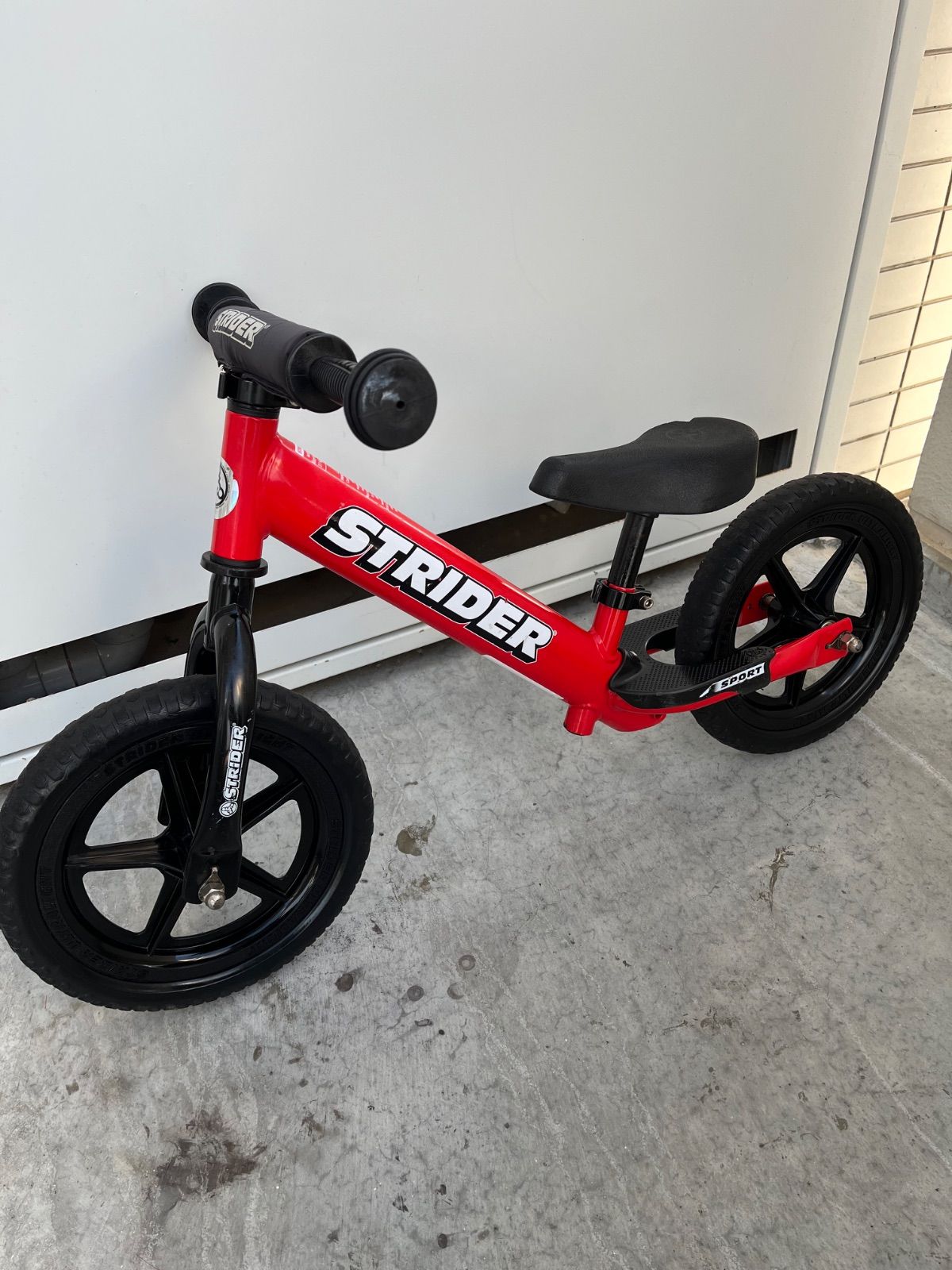 ストライダー STRIDER クラシック 12インチ ピンク 美品 ストライダー