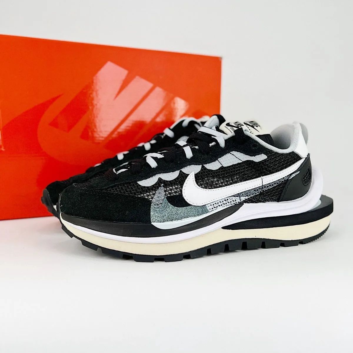 ✨大特価✨ナイキ Sacai x Nike VaporWaffle black and white スニーカー  27.5cm