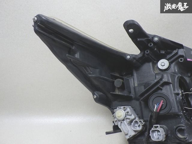 トヨタ 純正 ZVW30 30 プリウス 後期 HID キセノン 左 左側 助手席