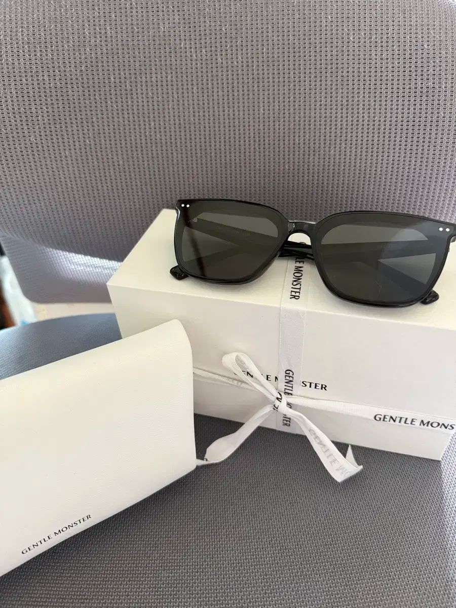 BURBERRY バーバリー B 4058 M 3164/11 サングラス 黒