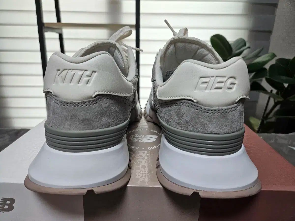 ニューバランス×キスキスキス RC 1300 10周年記念エレファントスキン