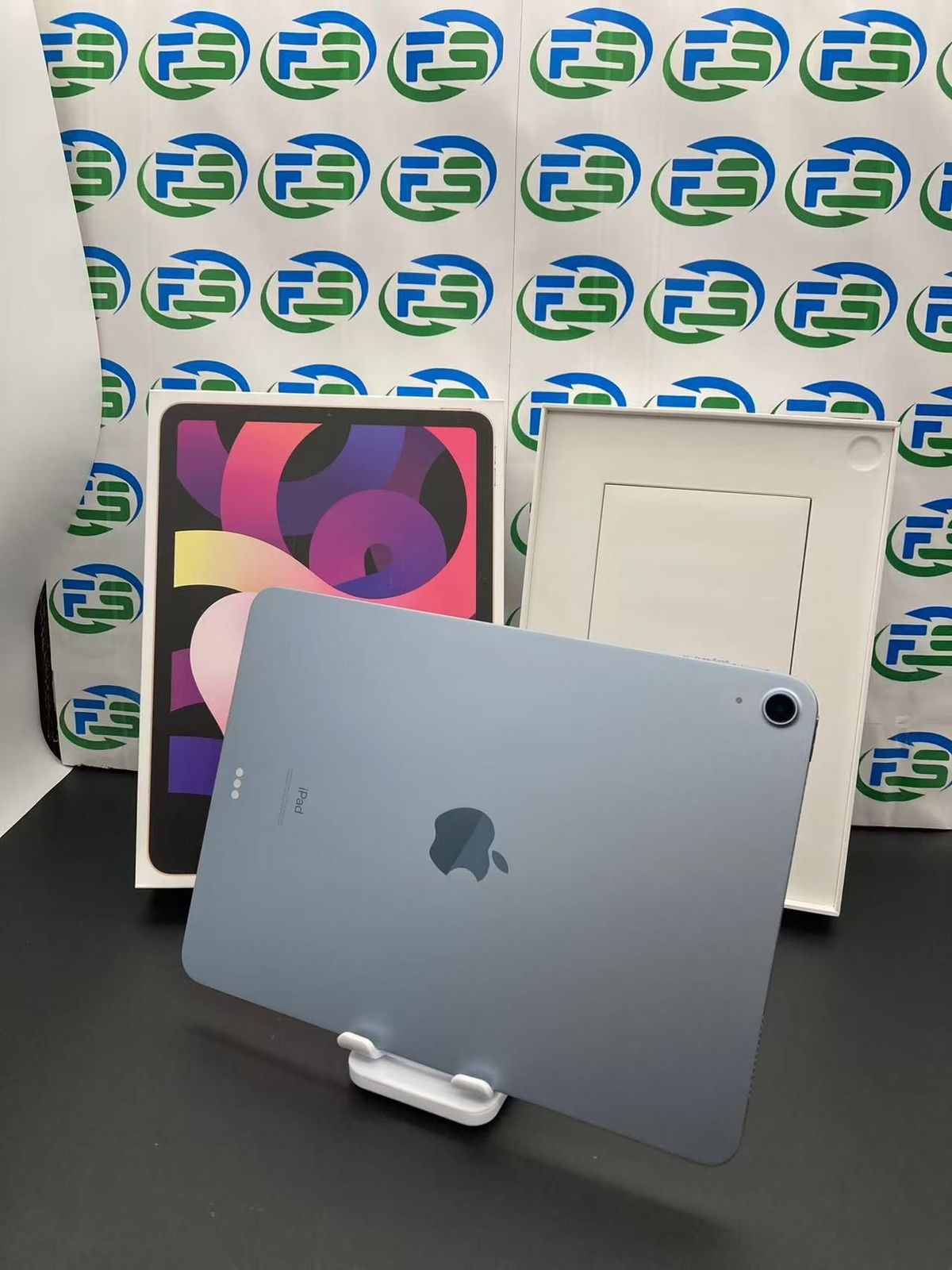 iPad Air 第4世代 64GB スカイブルー Wi-Fiモデル 保護フィルム付き バッテリー80% 付属品完備