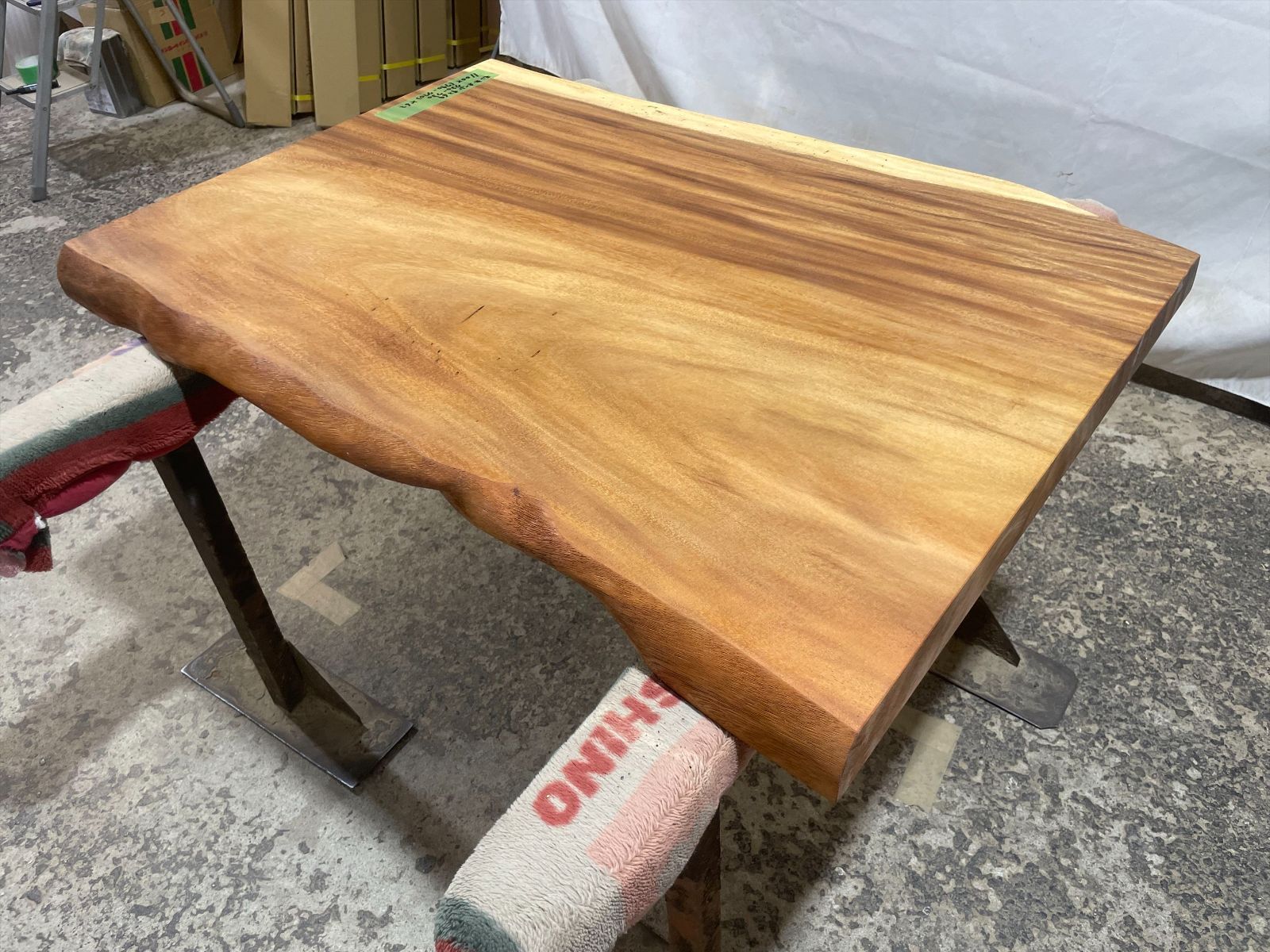 センターテーブル