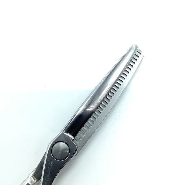 シザーズジャパン Qs FLOR セニング 5.8インチ メ　 約25% シザーズジャパン LSBS加工 Qs FLOR セニング 5.8インチ メガネ