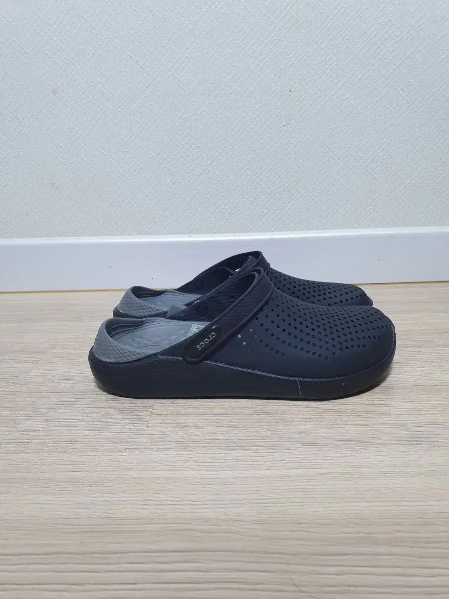 【雷市場（ポンジャン）商品韓国直送】crocs(クロックス) ライトライド サンダル スリッパ サイズ 280