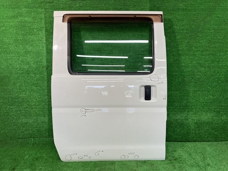 ハイゼット S331V 右リアドア カーゴ 4WD ニホンイタ M3108 67003-B5101 W09