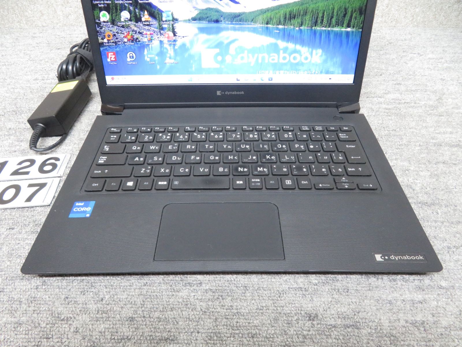 第11世代CPUで動作サクサク】 FUJITSU dynabook S73/HS / 13.3型/ 高