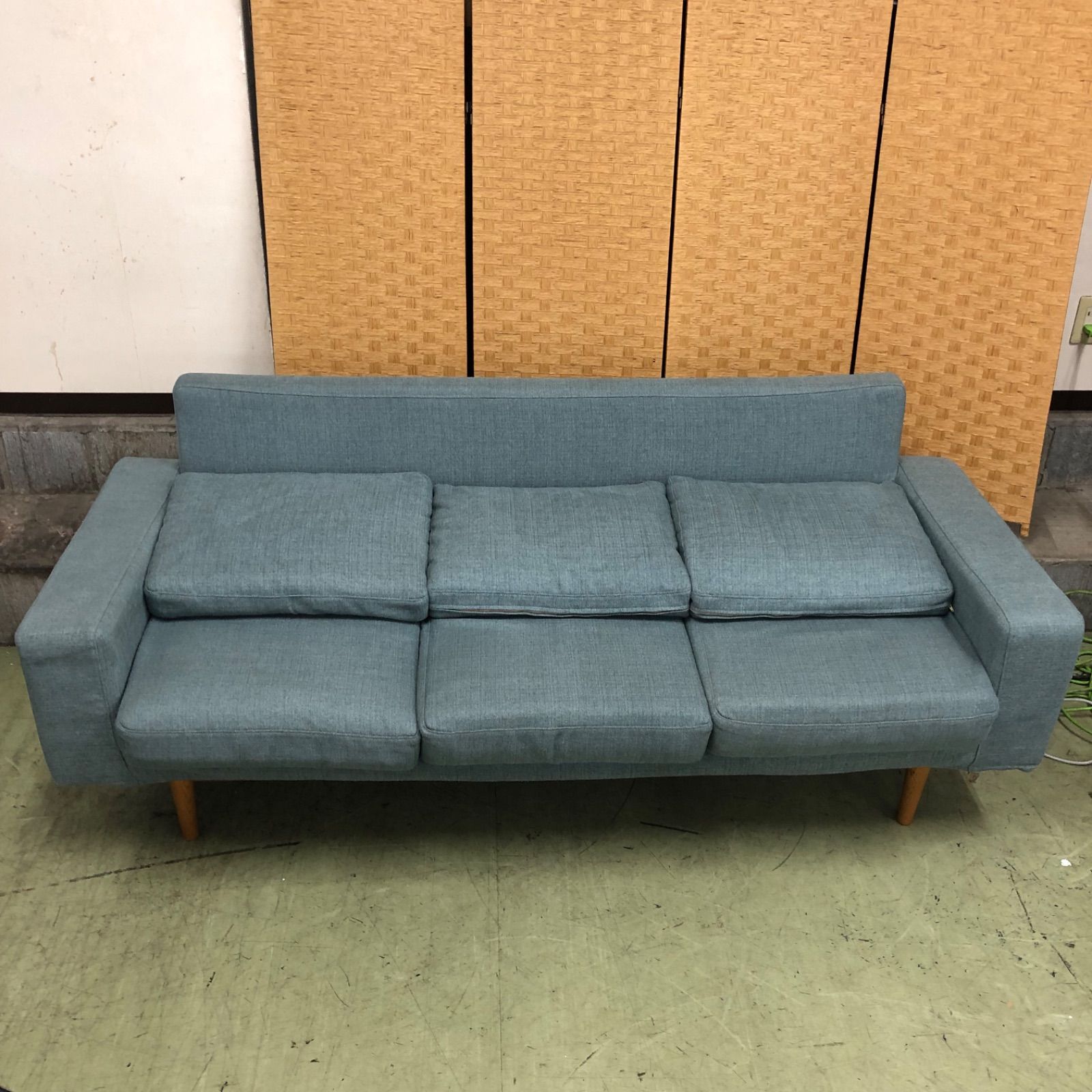 げ交渉 MOMO natural モモナチュラル 3人がけソファ 布製 ライトブルー 直接 横浜市保土ヶ谷区今井町