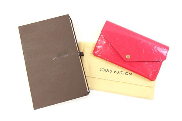 二つ折り長財布